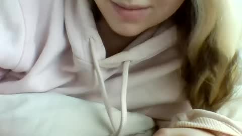 layannalea online show from December 2024 08:26:02 PM