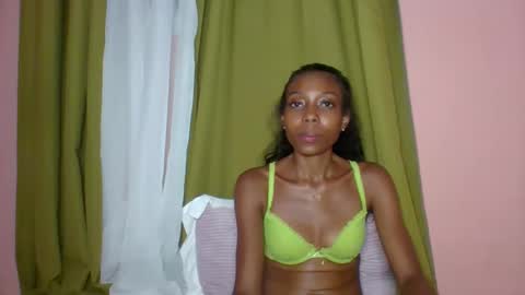 layannek online show from April 2026 06:19:01 PM