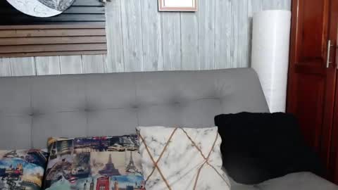 Layla online show from November 2025 08:30:01 PM