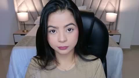 Snapshot of layla_breezee_ chatting on July 2026 12:02:02 PM Layla Breezee online show from July 2026 12:02:02 PM