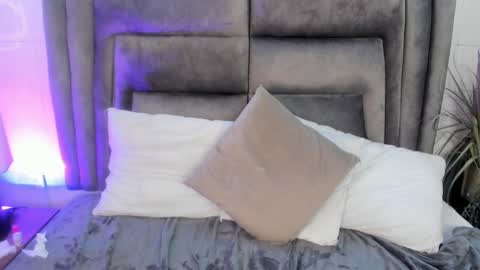 Snapshot of layla_clarke chatting on March 2025 09:18:02 AM layla_clarke online show from March 2025 09:18:02 AM