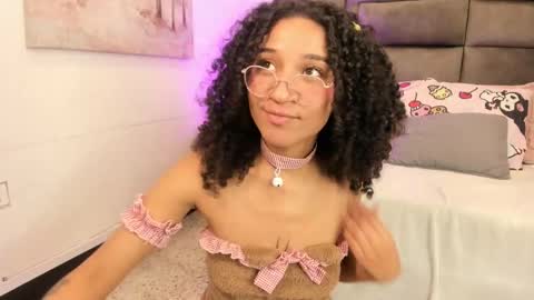 Snapshot of layla_clarke chatting on September 2025 08:16:02 AM layla_clarke online show from September 2025 08:16:02 AM