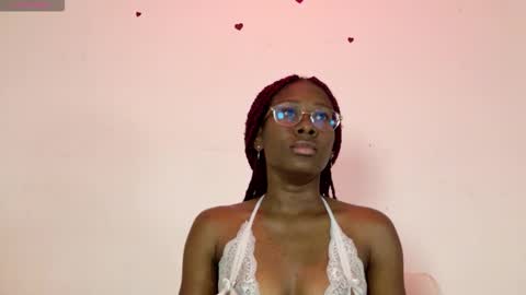 Snapshot of layla_collins_ chatting on February 2026 12:25:01 PM layla online show from February 2026 12:25:01 PM