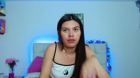 Snapshot of layla_roma chatting on January 2025 05:55:01 AM Lia and Rachel online show from January 2025 05:55:01 AM