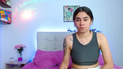 Snapshot of layla_roma chatting on January 2025 04:57:02 AM Lia and Rachel online show from January 2025 04:57:02 AM