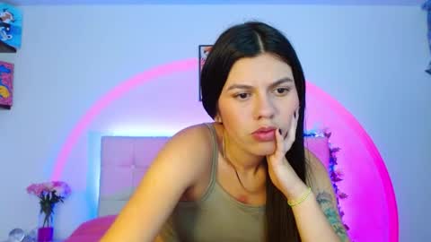 Snapshot of layla_roma chatting on February 2025 01:47:02 AM Lia and Rachel online show from February 2025 01:47:02 AM