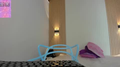 Snapshot of laylaember chatting on February 2026 01:09:02 PM LaylaEmber online show from February 2026 01:09:02 PM