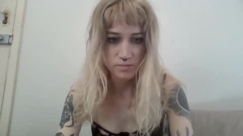 laylahloveless online show from October 2025 12:47:01 AM