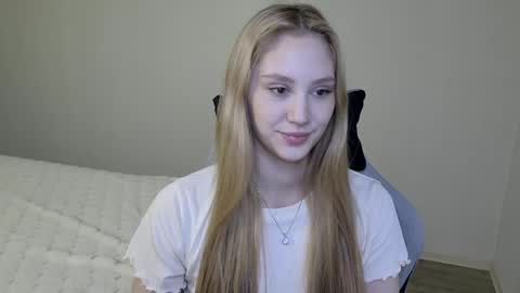 LaylaPretty001 online show from November 2025 05:30:02 AM