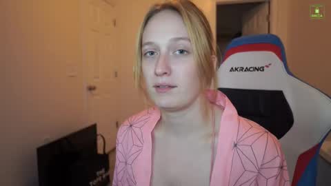 Layla Universe online show from November 2025 05:08:02 AM