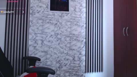 LAYLA online show from December 2025 05:42:02 PM