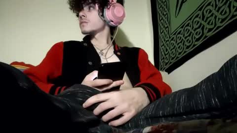 Stitch online show from February 2025 07:37:02 AM