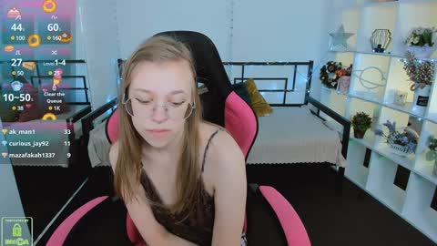 Snapshot of layriantavee chatting on December 2024 01:14:01 PM layriantavee online show from December 2024 01:14:01 PM