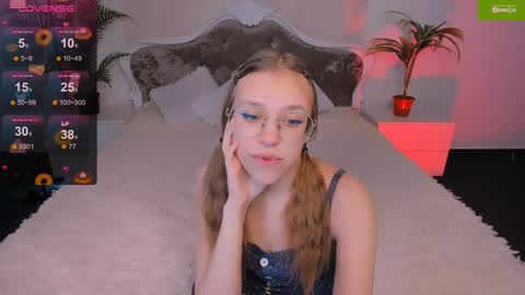 Snapshot of layriantavee chatting on January 2025 07:43:02 AM layriantavee online show from January 2025 07:43:02 AM