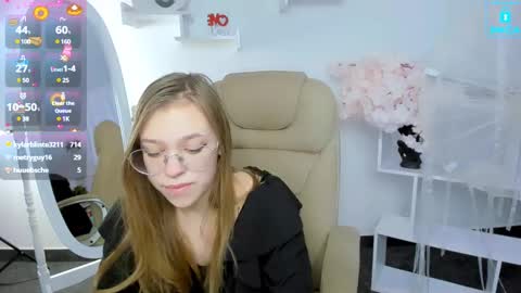 Snapshot of layriantavee chatting on February 2025 01:08:02 PM layriantavee online show from February 2025 01:08:02 PM