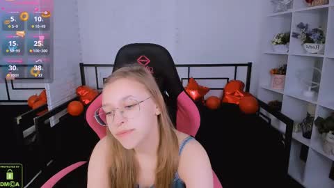 Snapshot of layriantavee chatting on February 2025 07:01:02 AM layriantavee online show from February 2025 07:01:02 AM