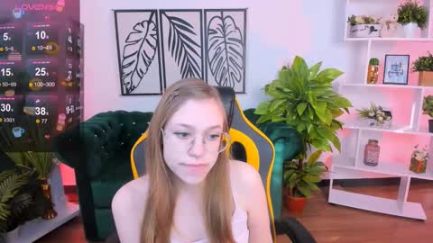 Snapshot of layriantavee chatting on February 2025 07:00:02 AM layriantavee online show from February 2025 07:00:02 AM