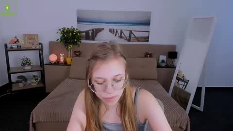 Snapshot of layriantavee chatting on March 2025 01:05:02 PM layriantavee online show from March 2025 01:05:02 PM