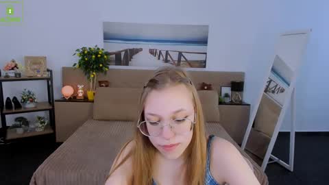 Snapshot of layriantavee chatting on March 2025 10:20:02 AM layriantavee online show from March 2025 10:20:02 AM