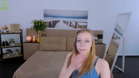 Snapshot of layriantavee chatting on March 2025 01:35:02 PM layriantavee online show from March 2025 01:35:02 PM