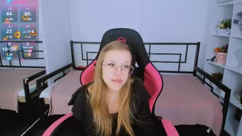 Snapshot of layriantavee chatting on March 2025 07:35:02 AM layriantavee online show from March 2025 07:35:02 AM