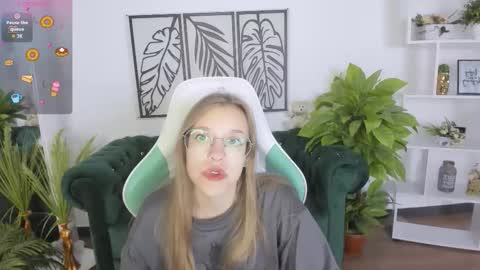 Snapshot of layriantavee chatting on September 2025 06:04:02 AM layriantavee online show from September 2025 06:04:02 AM