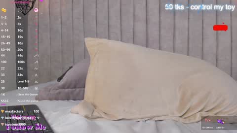 Snapshot of lea_gray chatting on January 2025 11:35:01 PM online show from January 2025 11:35:01 PM