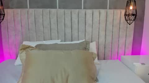 Snapshot of lea_gray chatting on October 2025 06:37:01 PM online show from October 2025 06:37:01 PM