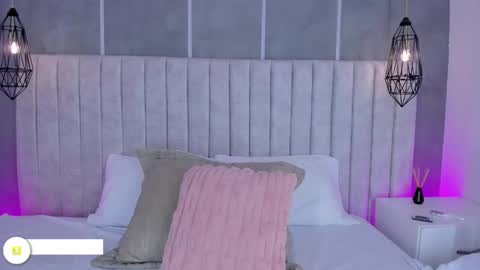 Snapshot of lea_gray chatting on November 2025 06:30:02 PM online show from November 2025 06:30:02 PM