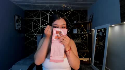 Snapshot of lea_velle chatting on October 2025 04:37:01 AM Lea Velle online show from October 2025 04:37:01 AM