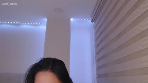 Snapshot of leah_bunny chatting on January 2025 10:22:02 AM Leah online show from January 2025 10:22:02 AM