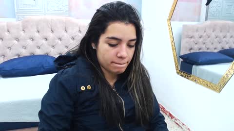 Snapshot of leah_means_ chatting on December 2024 11:50:02 AM Leah online show from December 2024 11:50:02 AM