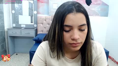 Snapshot of leah_means_ chatting on December 2024 06:31:02 PM Leah online show from December 2024 06:31:02 PM