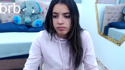 Snapshot of leah_means_ chatting on December 2024 04:17:01 PM Leah online show from December 2024 04:17:01 PM