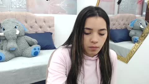 Snapshot of leah_means_ chatting on January 2025 12:35:01 PM Leah online show from January 2025 12:35:01 PM