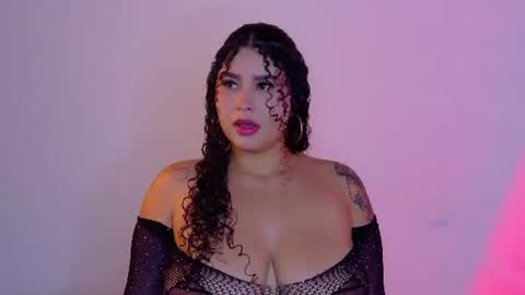Snapshot of leahangel_ chatting on July 2026 10:42:02 AM LEAH ANGEL online show from July 2026 10:42:02 AM