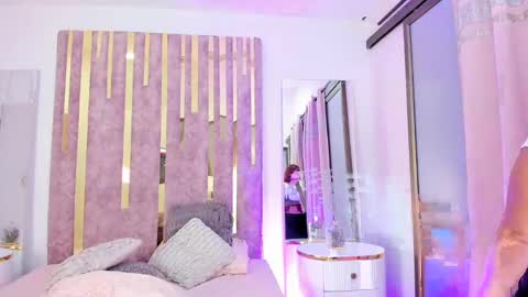 Leah  online show from January 2025 10:27:02 AM