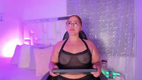 Leah  online show from May 2026 02:08:02 AM