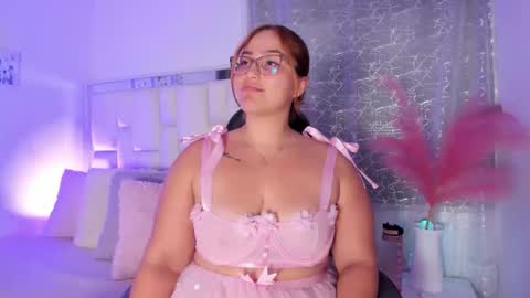 Leah  online show from May 2026 02:08:02 AM