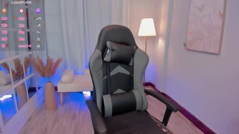 Leah Jones online show from December 2025 06:21:01 AM