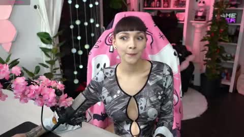 Leah online show from January 2025 04:27:02 PM