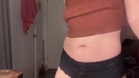 Snapshot of leahsparkles chatting on March 2026 02:39:02 AM Leah Sparkles online show from March 2026 02:39:02 AM