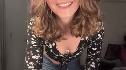 Snapshot of leahsparkles chatting on March 2026 03:16:02 PM Leah Sparkles online show from March 2026 03:16:02 PM