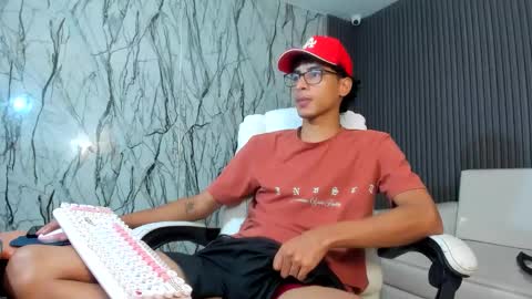 leam_1 online show from February 2026 02:55:02 AM