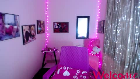 Leandra online show from February 2025 05:42:01 PM