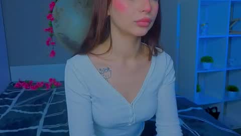 Sophie online show from March 2026 07:20:01 PM