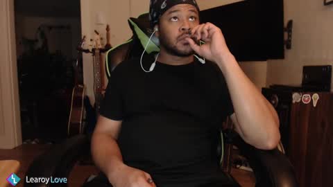 Snapshot of learoy chatting on December 2024 06:43:01 AM Learoy online show from December 2024 06:43:01 AM