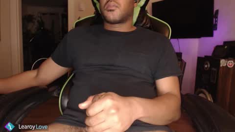 Snapshot of learoy chatting on December 2025 03:36:01 AM Learoy online show from December 2025 03:36:01 AM