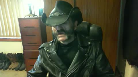 leathergreaser online show from September 2025 08:43:02 PM