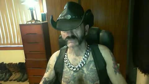 leathergreaser online show from December 2025 08:28:02 PM